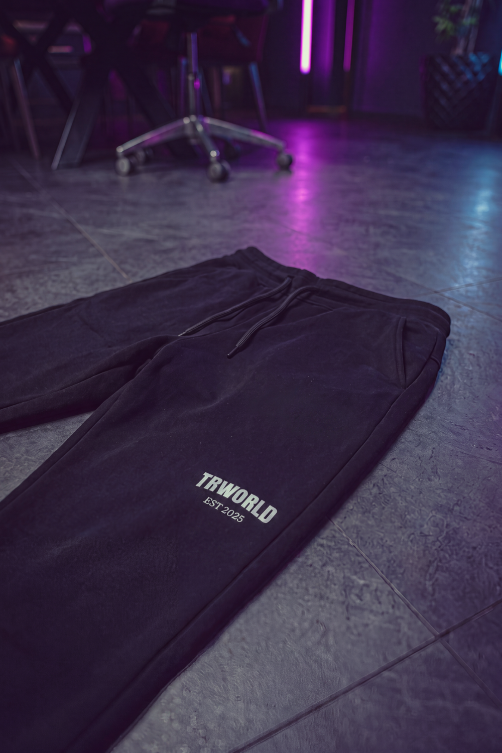 EST 2025 Joggers Black