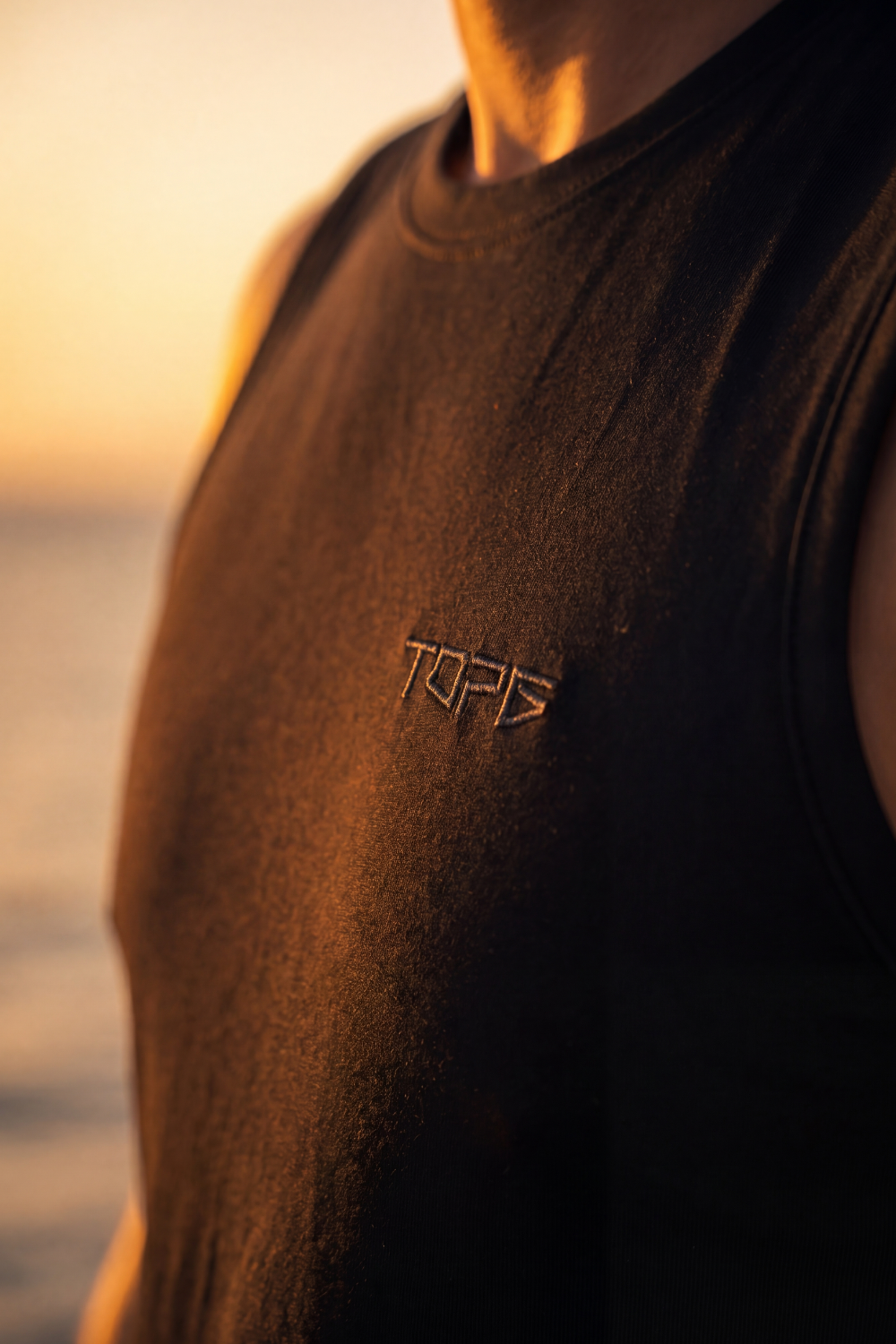 Apex Cut Tank Black