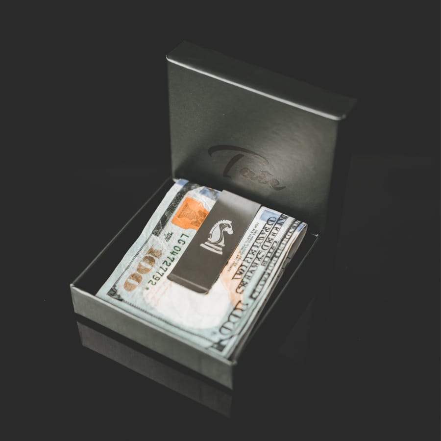 Knight cash clip