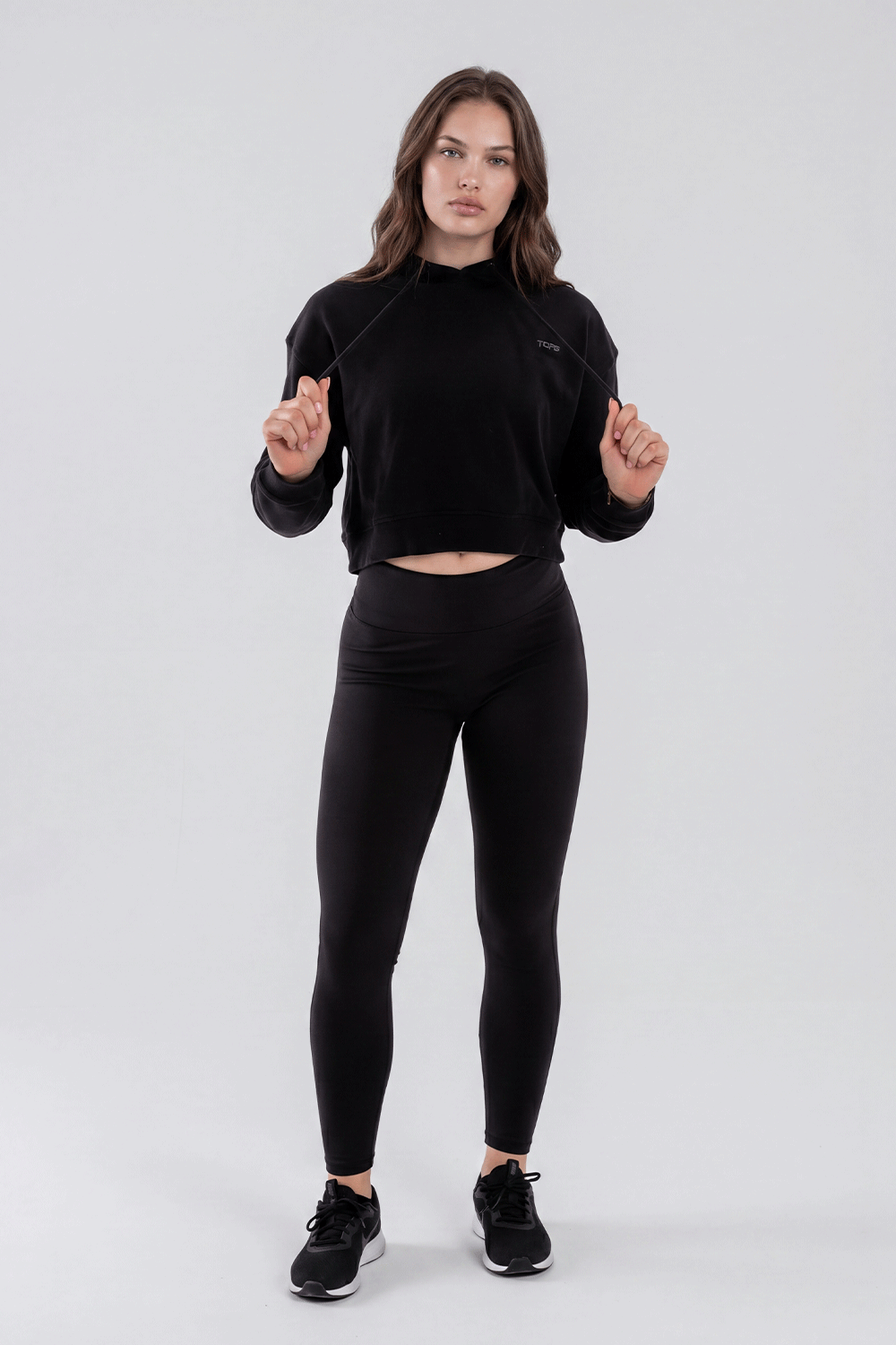 Essential Crop Hood Black