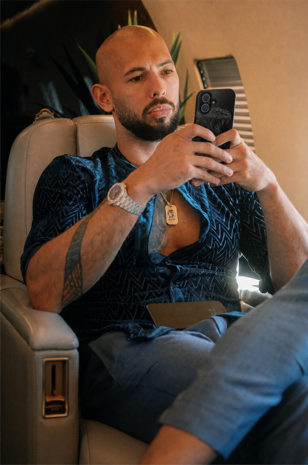 Cobra Case Black - lifestyle 2